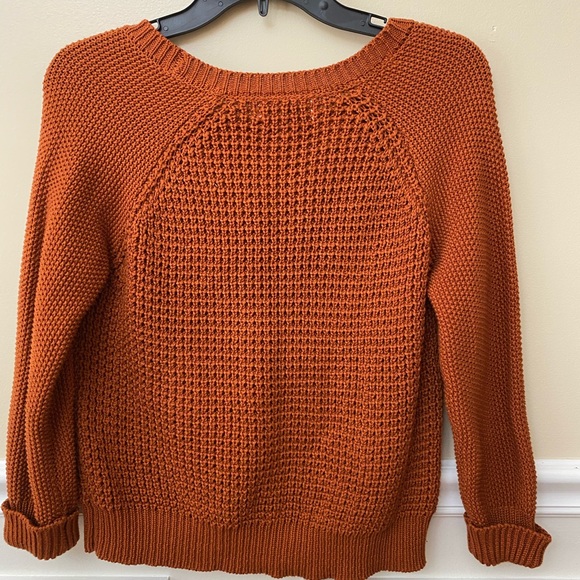 Top - Picture 2 of 2